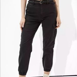 AE "Relaxed Mom Jogger" Pants Black size 8 29L